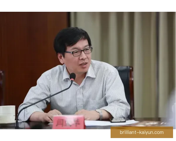 佩德里参加慈善活动，持续关注青少年发展与社会责任展示。